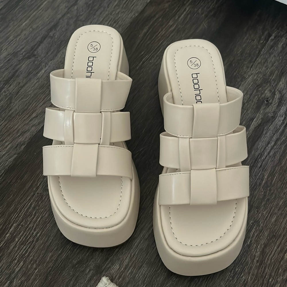 Platform sandals